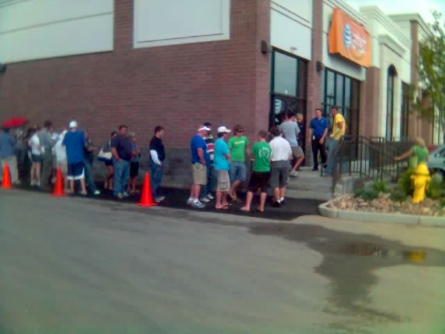 iPhone Launch, standing in line