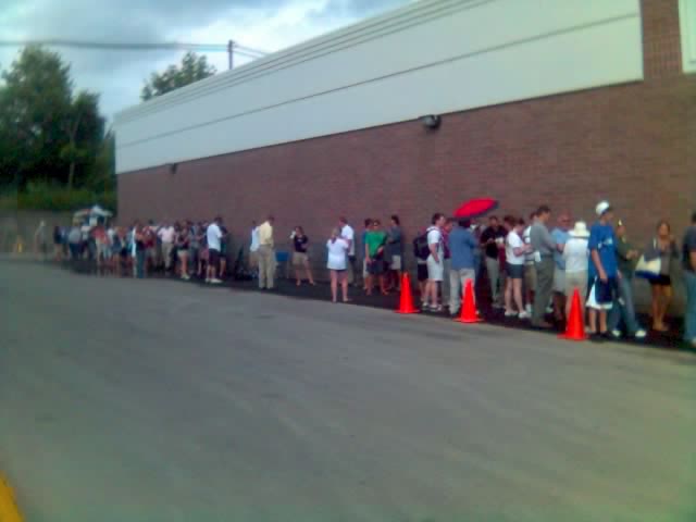 iPhone Launch, standing in line