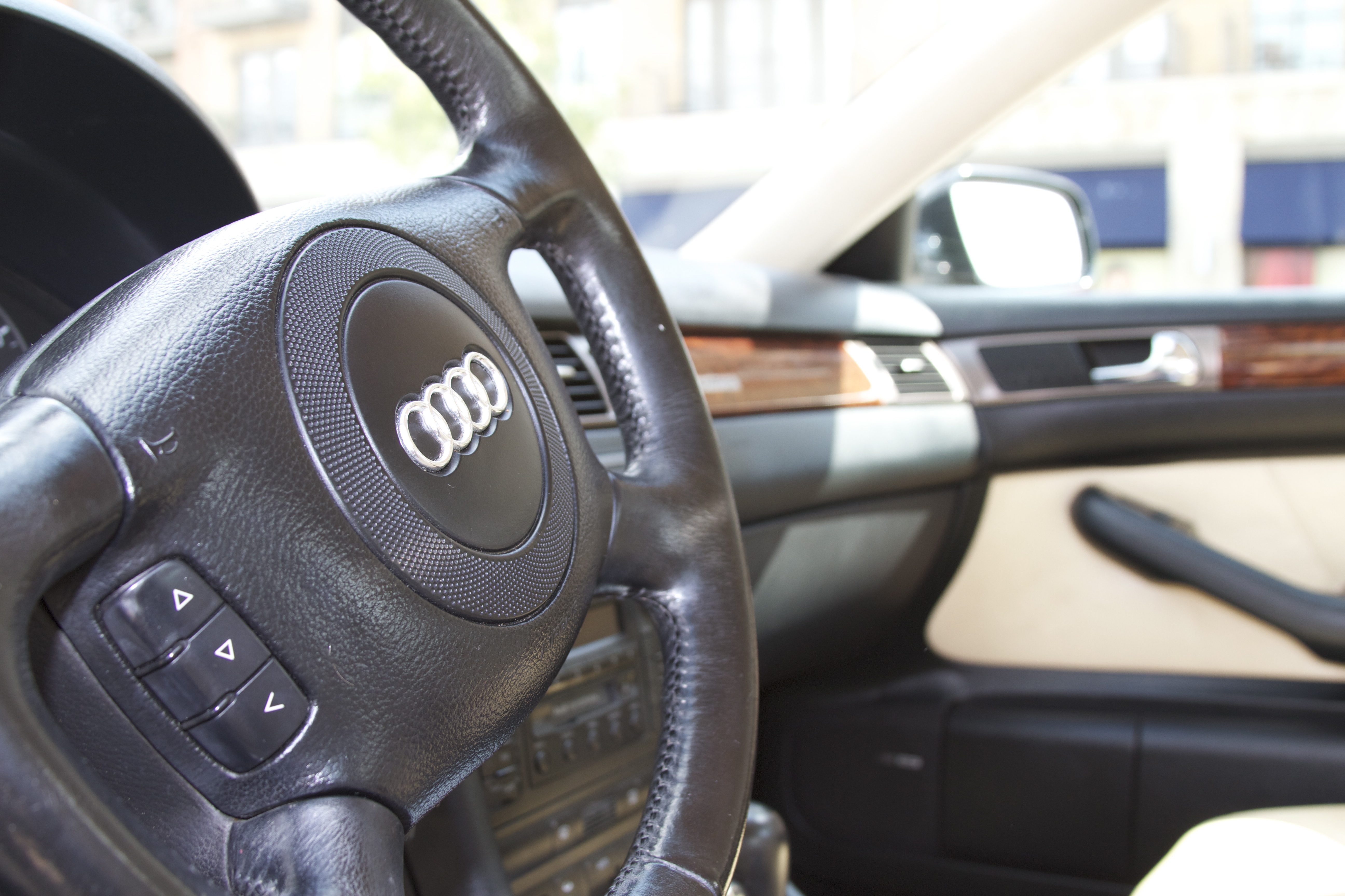 Steering Wheel, beautiful.