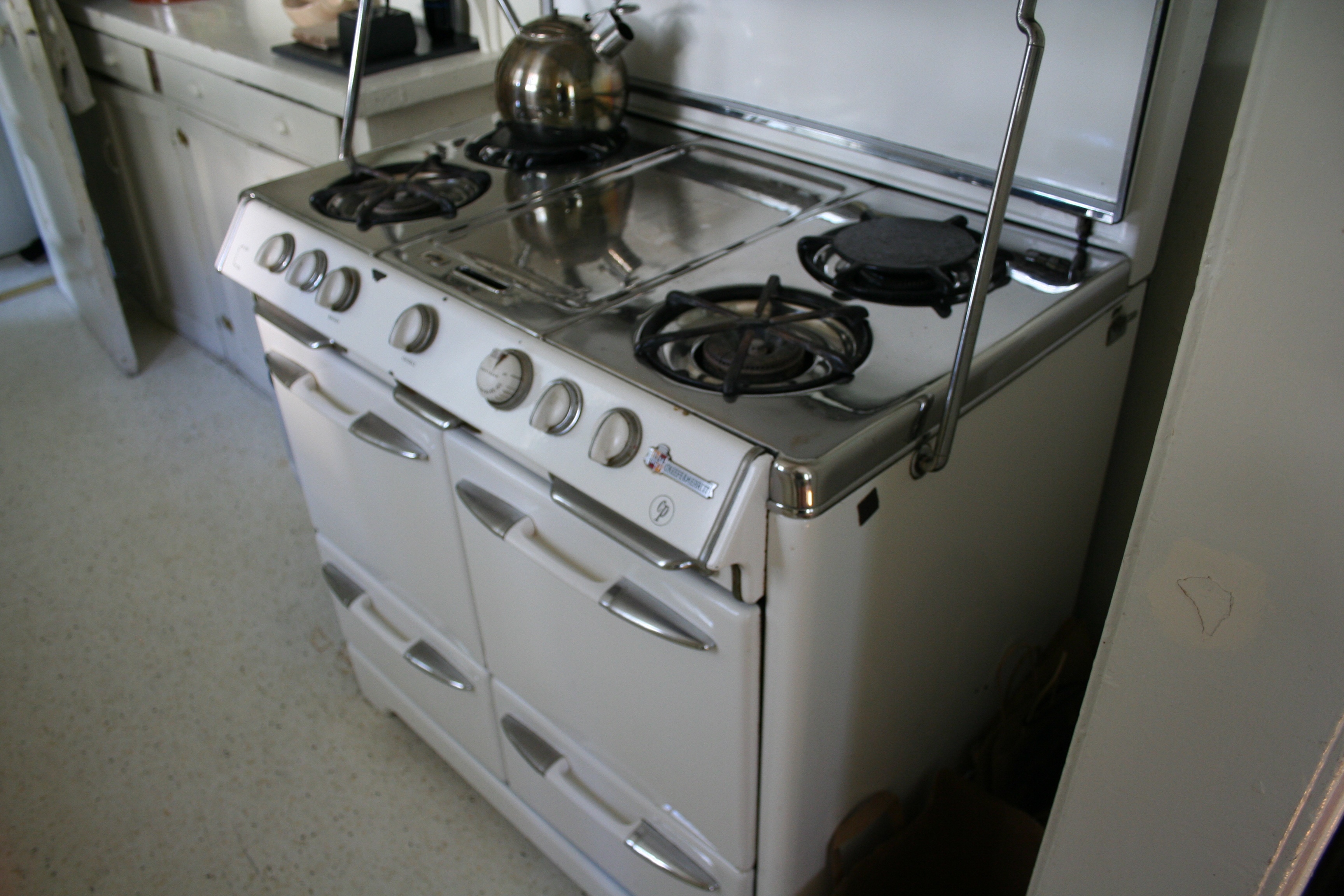Super fine restored vintage stove