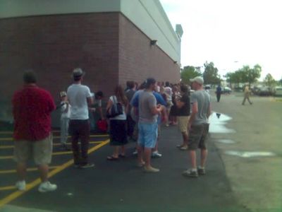 iPhone Launch, standing in line